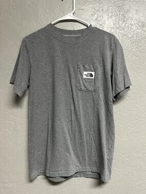 The North Face T Shirt Mens Small Gray Pocket